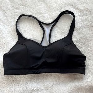 Black sports bra